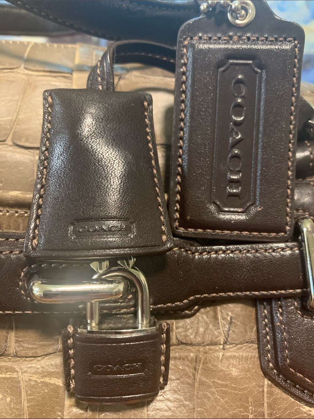 Coach Vintage. Crocodile embossed leather Boston / Satchel with Padlock, key - Picture 15 of 15